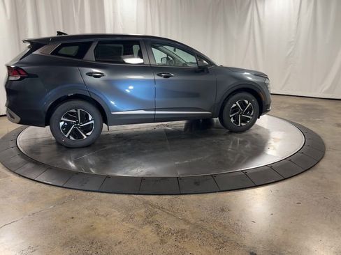 Certified 2025 Kia Sportage LX image 9