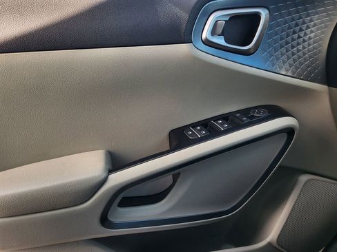 Used 2023 Kia Soul EX image 24