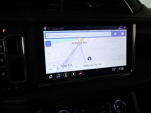 Used 2021 GMC Yukon XL Denali w/ Advanced Technology Package AWD/4WD image 7