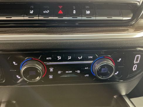 Used 2025 Chevrolet Silverado 2500 LT image 29