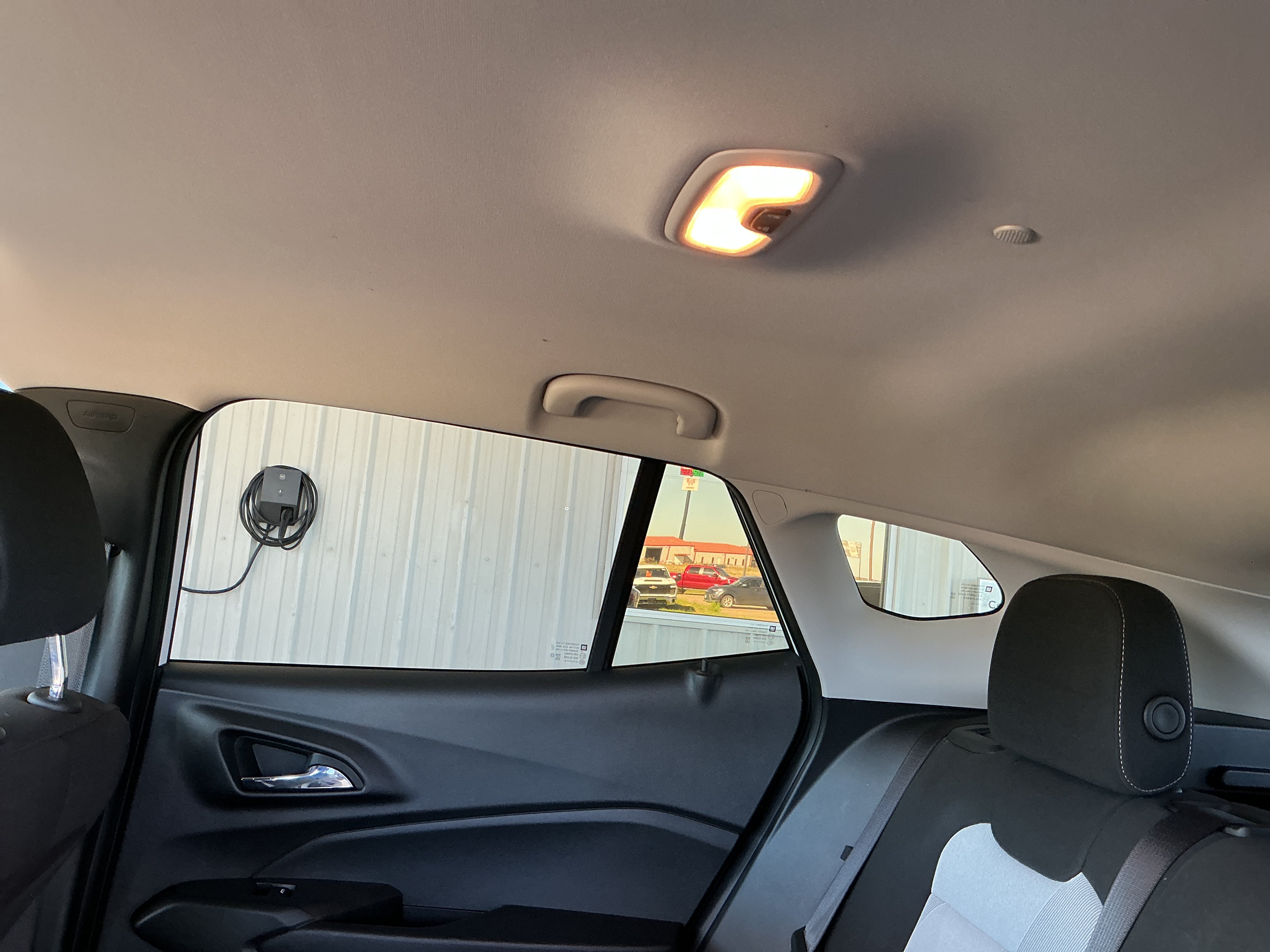 Used 2025 Chevrolet Trax LS w/ LS Convenience Package FWD image 32