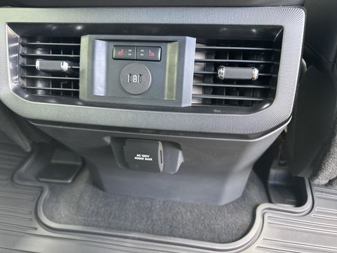 Certified 2026 Ford F250 Platinum AWD/4WD image 3