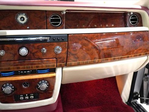 Used 2013 Rolls-Royce Phantom Sedan RWD image 25