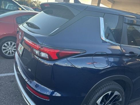 Used 2024 Mitsubishi Outlander SE Black Edition image 7