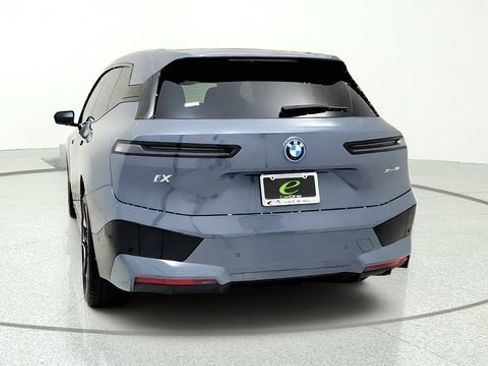 Used 2024 BMW iX xDrive50 w/ Sport Package AWD/4WD image 7