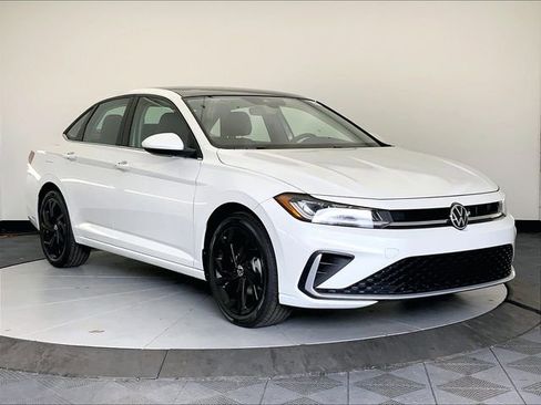 New 2026 Volkswagen Jetta SE FWD image 4