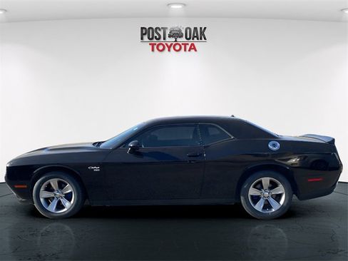 Used 2019 Dodge Challenger SXT image 4