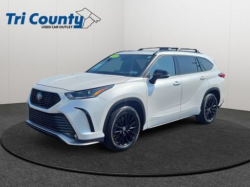 Used 2023 Toyota Highlander XSE AWD/4WD image 3