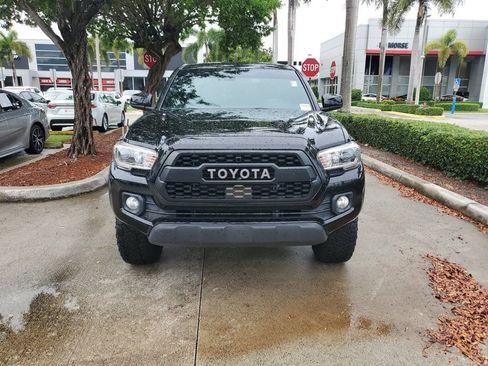 Used 2022 Toyota Tacoma TRD Off-Road w/ Technology Package AWD/4WD image 2