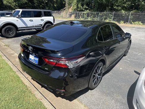 Used 2021 Toyota Camry SE FWD image 17