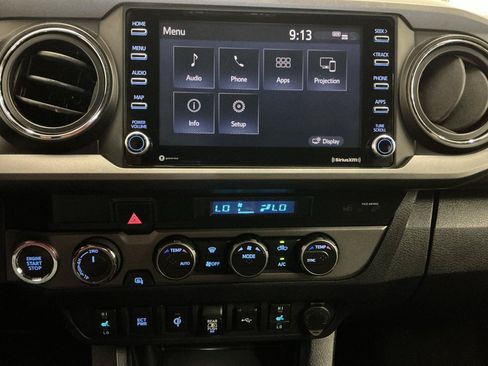 Used 2021 Toyota Tacoma TRD Off-Road AWD/4WD image 18