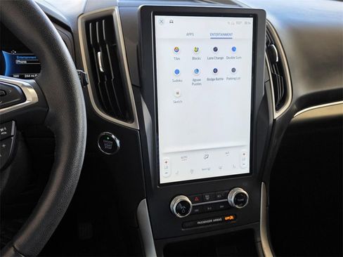 Used 2022 Ford Edge SEL w/ Convenience Package image 16