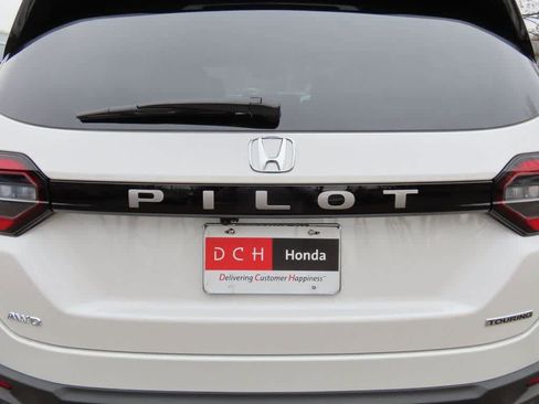 New 2026 Honda Pilot Touring image 7