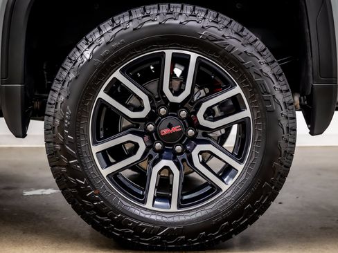 Used 2026 GMC Sierra 1500 AT4 w/ AT4 Premium Package AWD/4WD image 38
