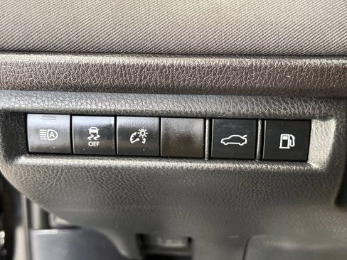 Used 2025 Toyota Camry LE FWD image 33