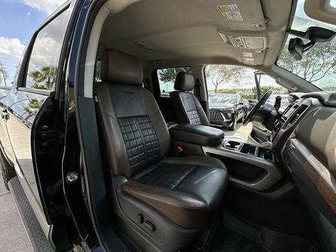 Used 2017 Nissan Titan Platinum Reserve image 32