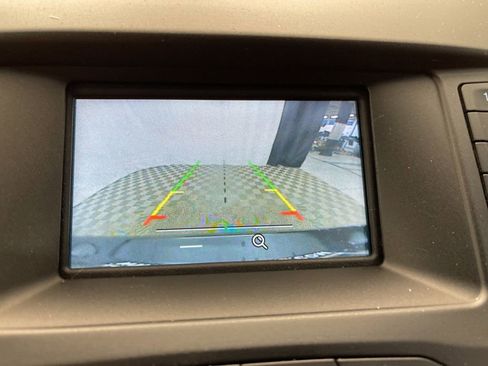 Used 2018 Ford Edge SE image 16