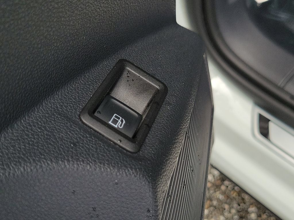 Used 2024 Volkswagen Taos SE FWD image 20