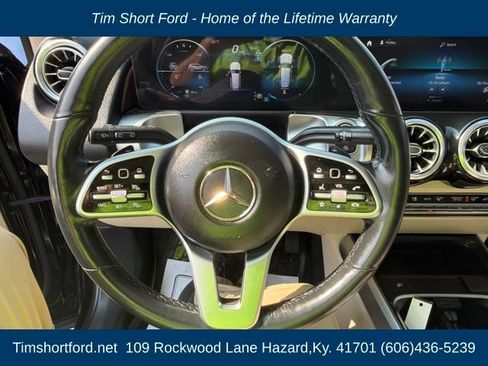 Used 2023 Mercedes-Benz GLB 250 4MATIC w/ Premium Package image 13
