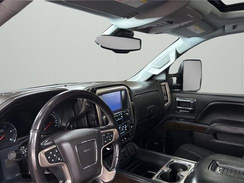 Used 2019 GMC Sierra 2500 Denali w/ Duramax Plus Package image 32