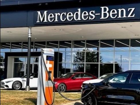 Used 2023 Tesla Model 3 Standard Range image 29