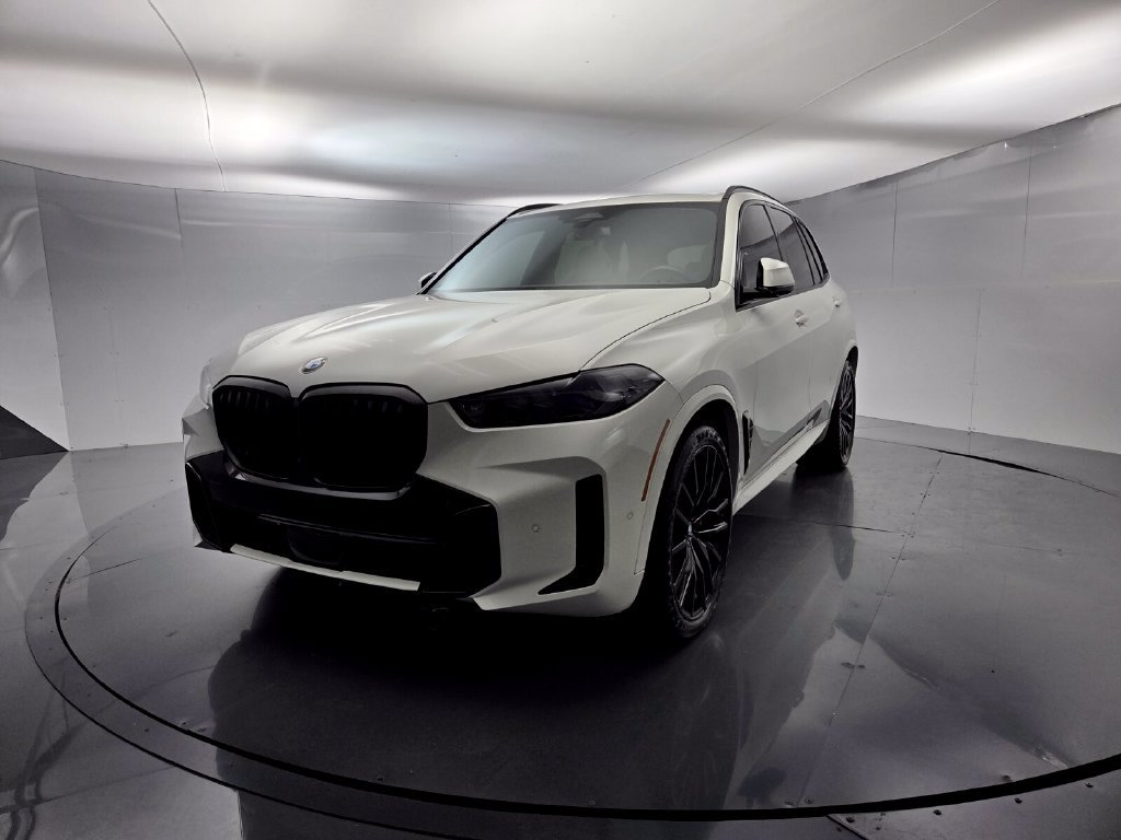 Used 2024 BMW X5 xDrive40i w/ M Sport Package AWD/4WD image 5