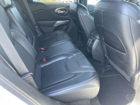 Used 2021 Jeep Cherokee Latitude Lux 80th Anniv w/ Quick Order Package 26U 80TH image 24