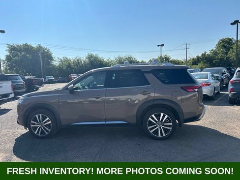Used 2024 Nissan Pathfinder Platinum w/ Cargo Package FWD image 5