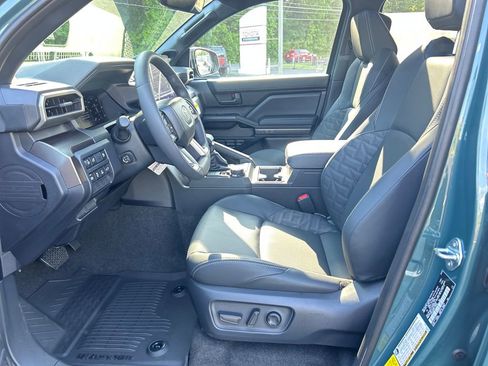New 2026 Toyota 4Runner TRD Off-Road Premium AWD/4WD image 17