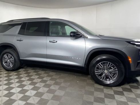 New 2026 Chevrolet Traverse LT w/ Driver Confidence Package image 2