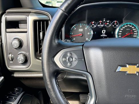 Used 2018 Chevrolet Silverado 1500 LT w/ LT Eassist Package AWD/4WD image 12