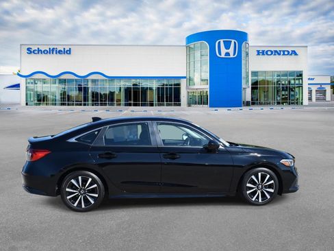 Used 2023 Honda Civic EX image 2