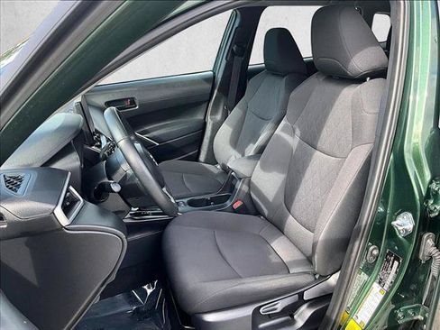 Used 2025 Toyota Corolla Cross LE FWD image 26