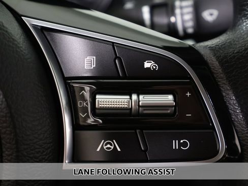 Used 2024 Kia Forte LXS image 3