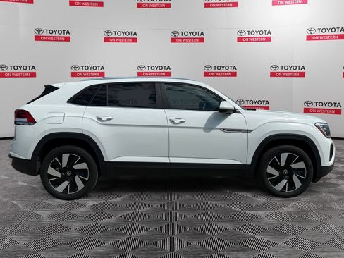 Used 2025 Volkswagen Atlas Cross Sport SE AWD/4WD image 4