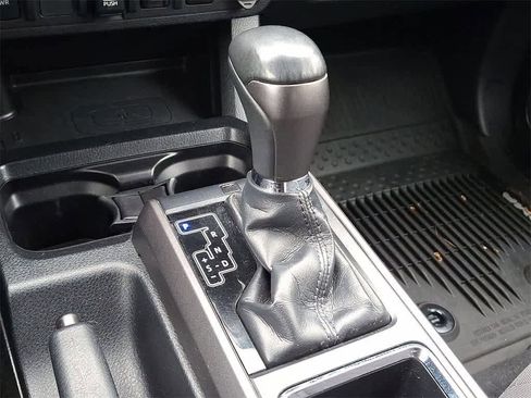 Used 2019 Toyota Tacoma TRD Off-Road image 12