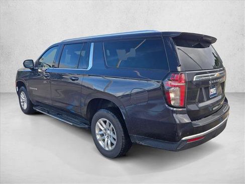 Used 2024 Chevrolet Suburban LT RWD image 7