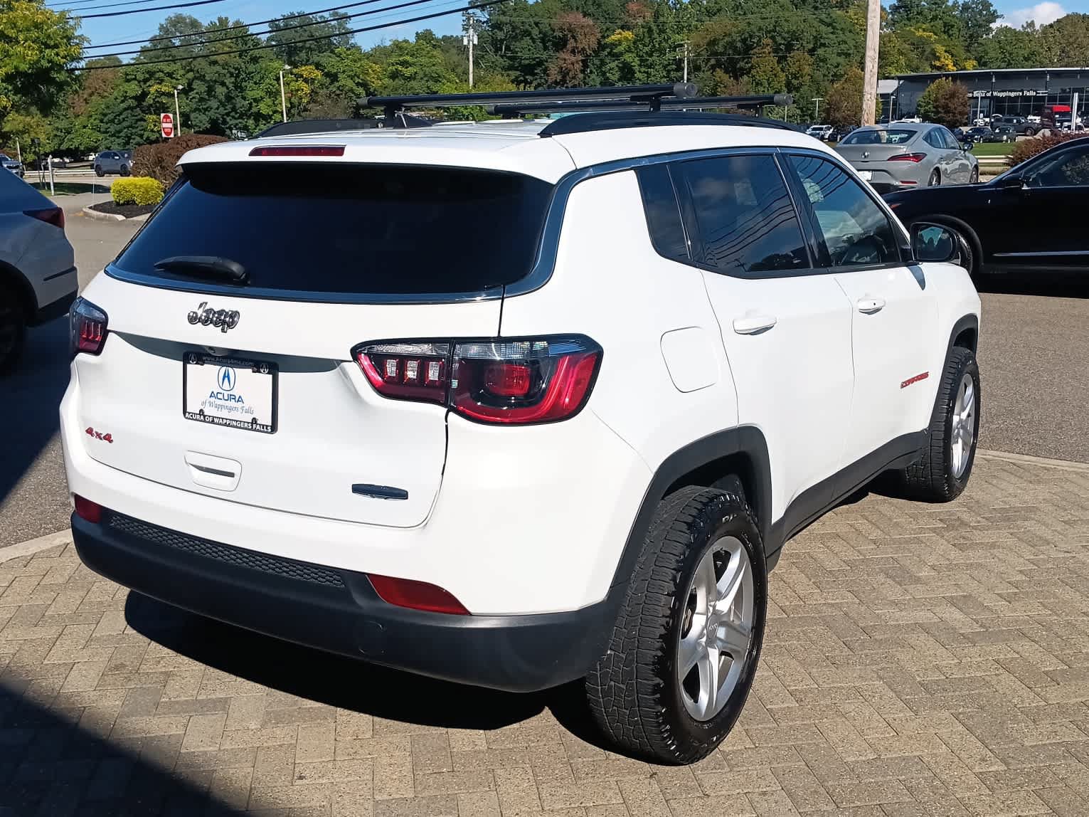 Used 2023 Jeep Compass Latitude AWD/4WD image 5
