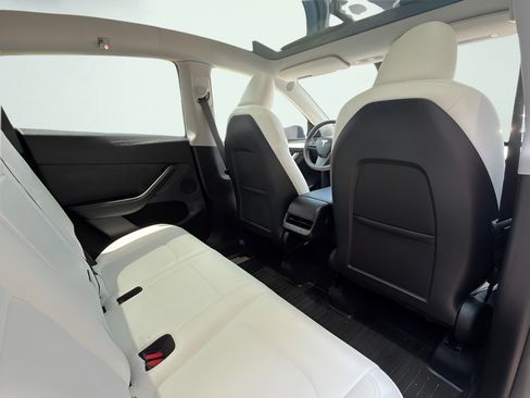 Used 2023 Tesla Model Y Performance AWD/4WD image 26