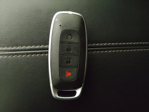 Used 2022 Nissan Pathfinder SV FWD image 32