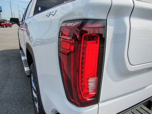 New 2026 GMC Sierra 1500 SLT w/ SLT Premium Package image 8