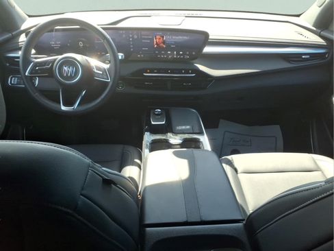 Used 2025 Buick Enclave Preferred FWD image 12