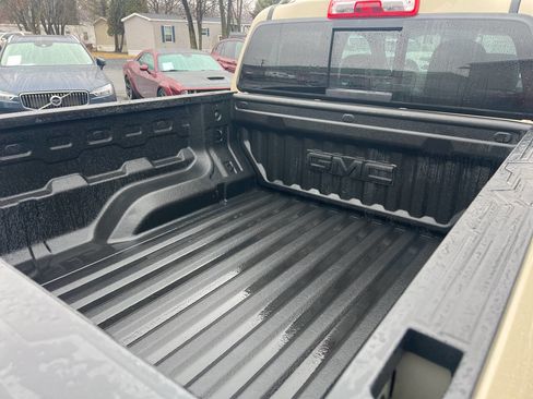 Used 2023 GMC Canyon AT4 image 15