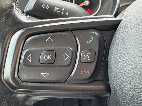 Used 2019 Jeep Wrangler Sport AWD/4WD image 16