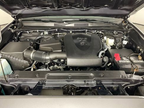 Used 2022 Toyota Tacoma SR5 image 9