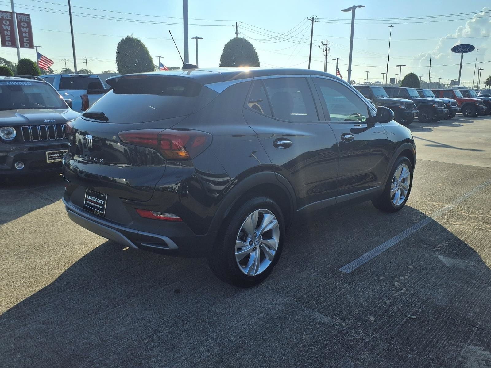 Used 2025 Buick Encore GX Preferred FWD image 2