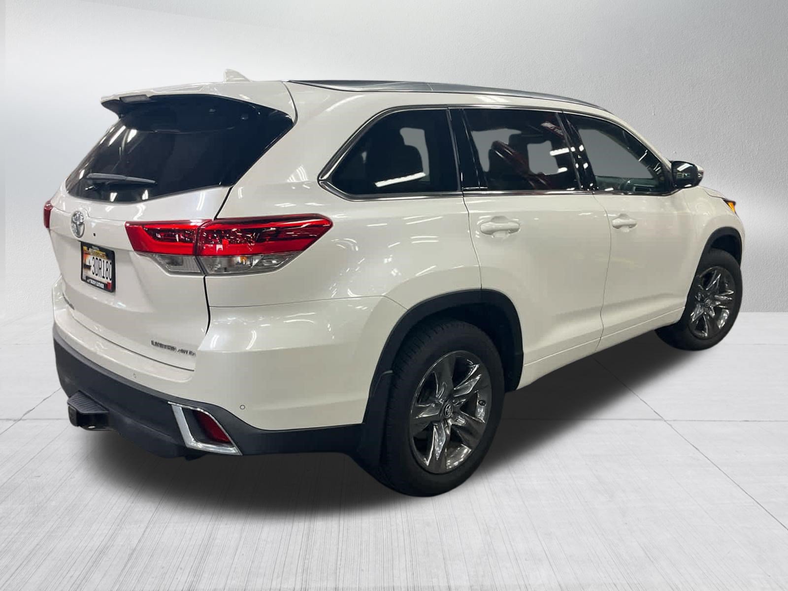Used 2018 Toyota Highlander Limited Platinum AWD/4WD image 6