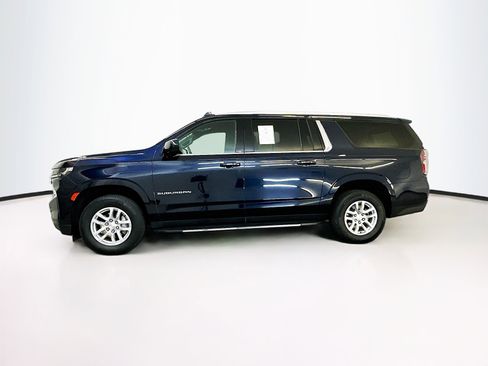 Used 2024 Chevrolet Suburban LT image 4