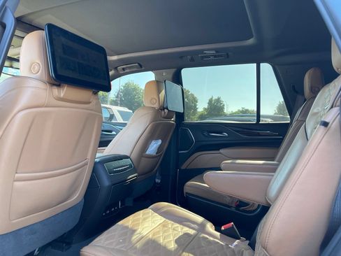 Certified 2024 Cadillac Escalade Sport w/ LPO, ONYX Package AWD/4WD image 4