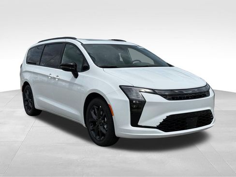 New 2027 Chrysler Pacifica Limited FWD image 7